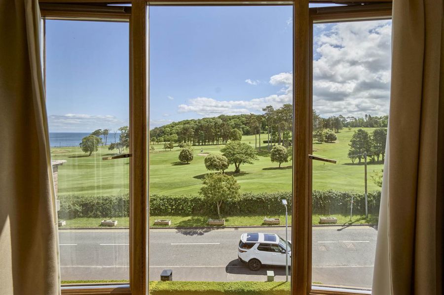 Apt 5 The Fairways