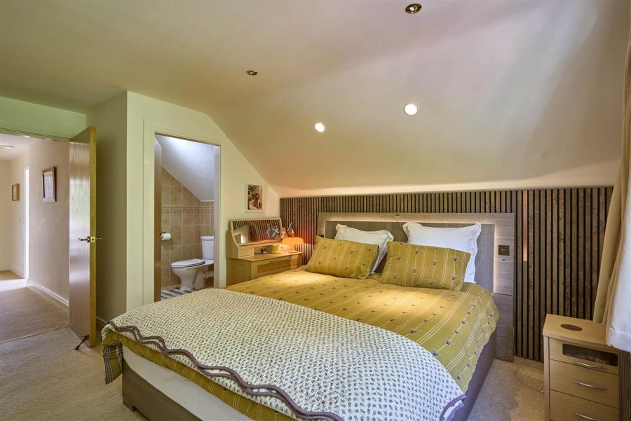Apt 5 The Fairways