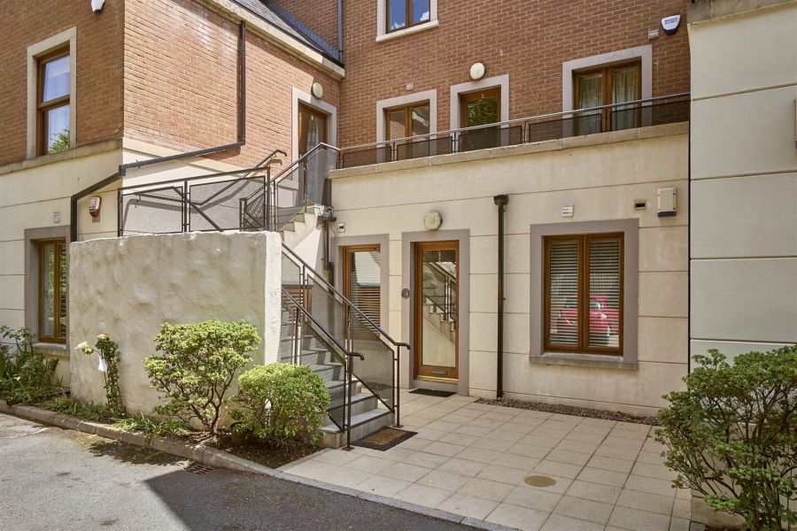 Apt 5 The Fairways