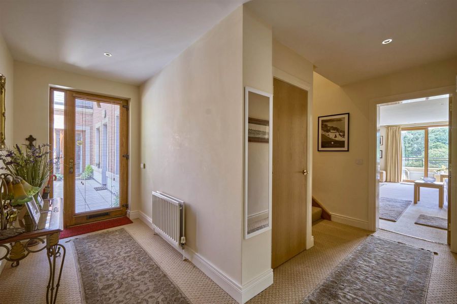 Apt 5 The Fairways