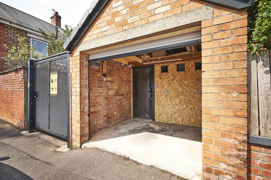 2 Harland Park