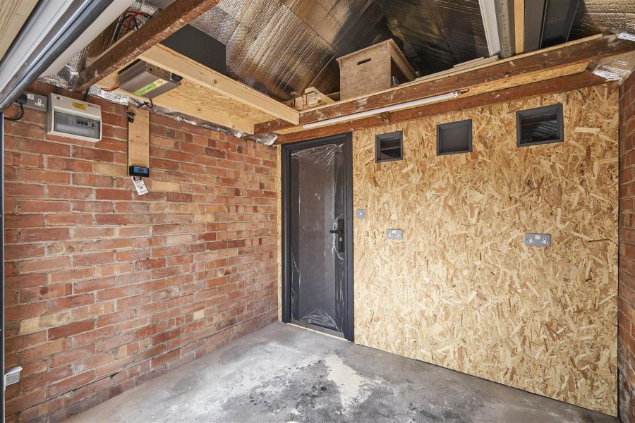 Garage @, 2 Harland Park