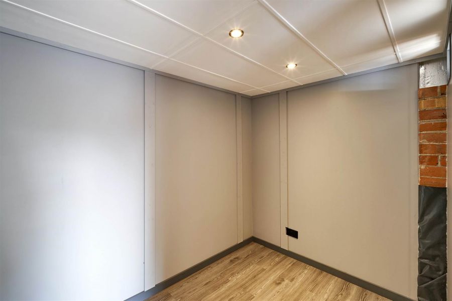 Garage @, 2 Harland Park