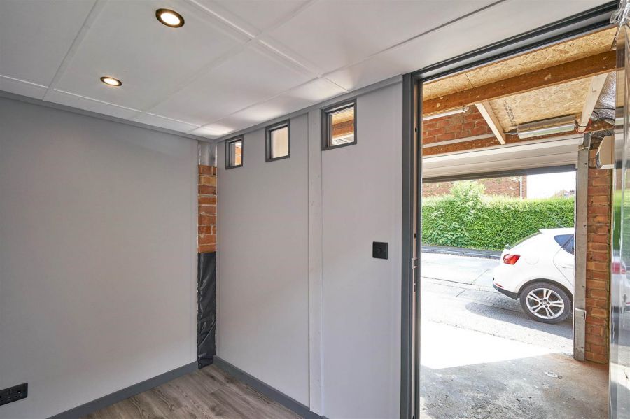 Garage @, 2 Harland Park
