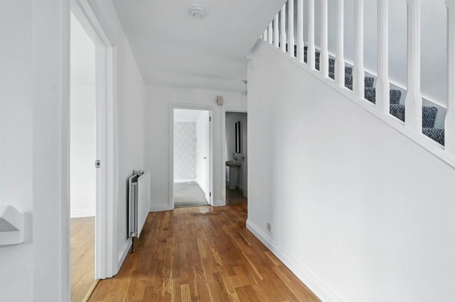 8 Riverside Avenue