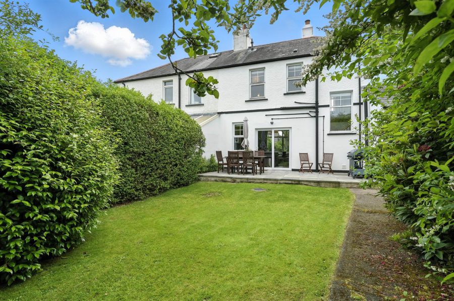46 Newtownards Road
