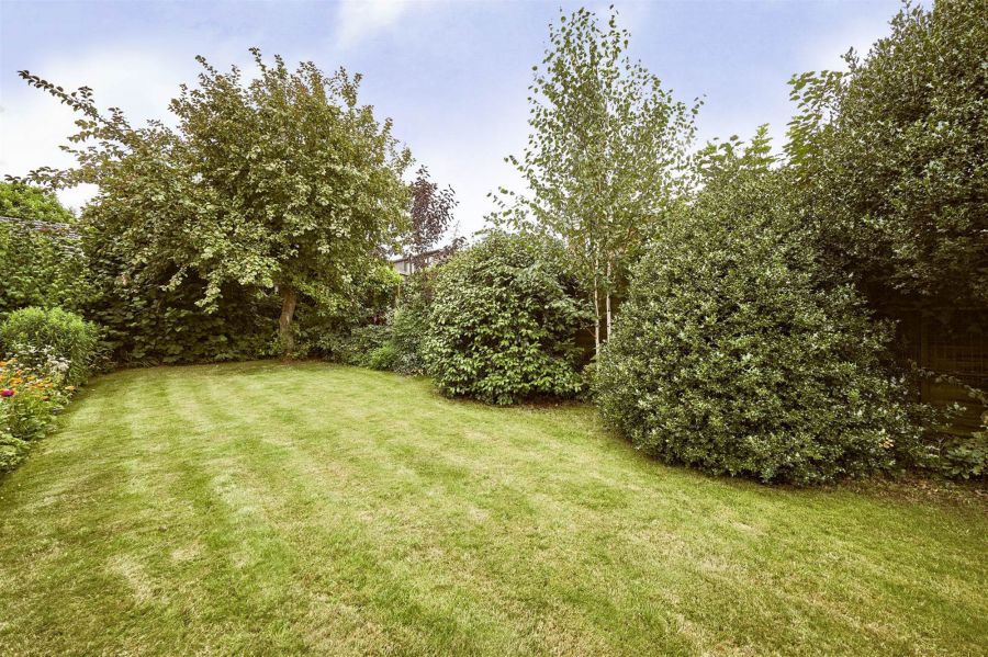4 Croft Close