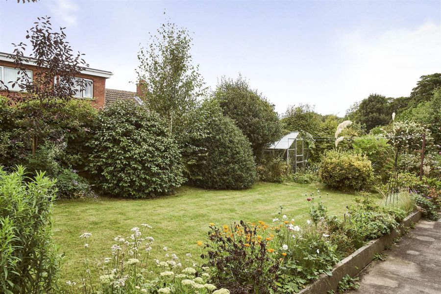4 Croft Close