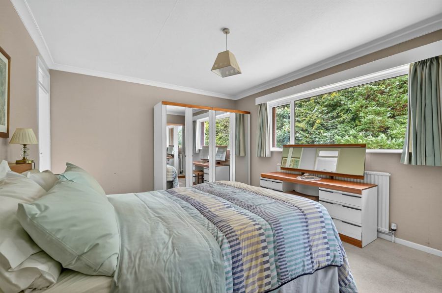 1 Croft Gardens