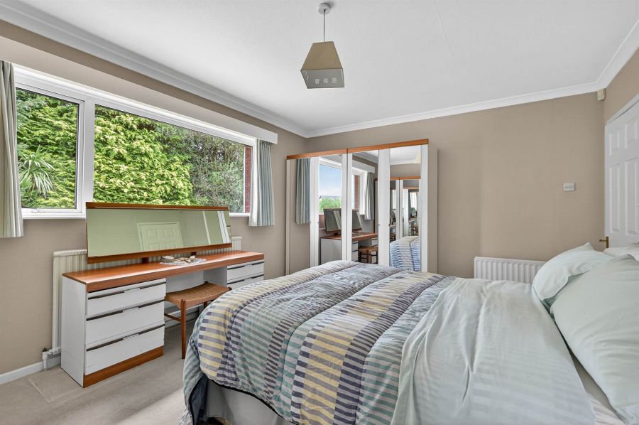1 Croft Gardens