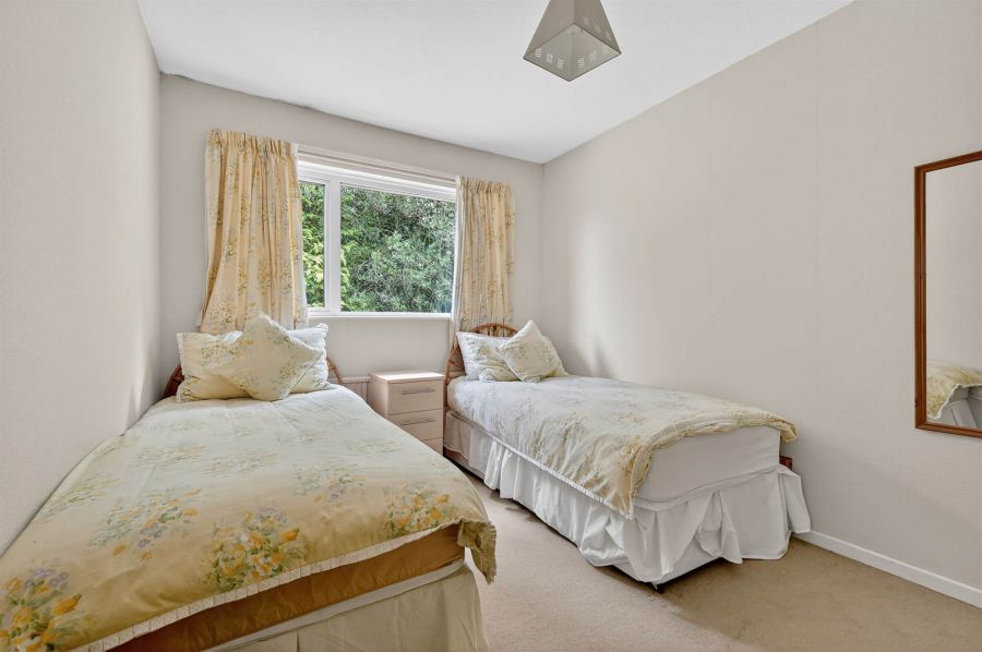 1 Croft Gardens