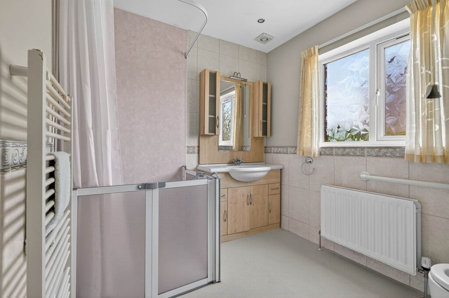 1 Croft Gardens