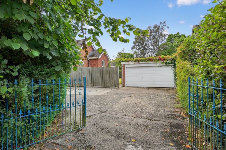 1 Croft Gardens