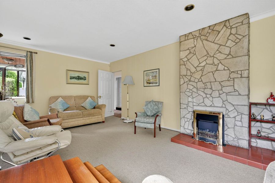 1 Croft Gardens