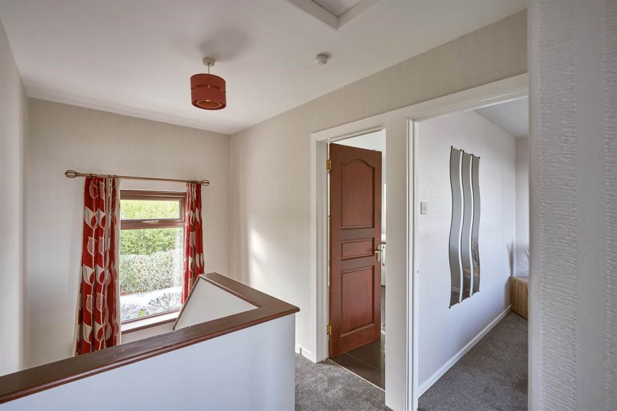 1 Hampton Court
