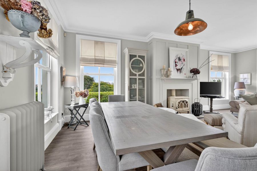 14 Peartree Hill