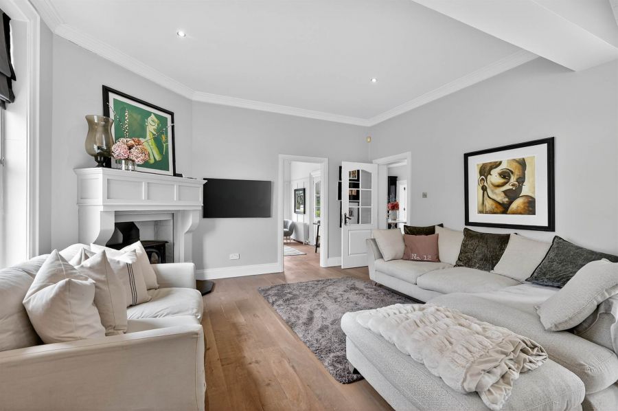 14 Peartree Hill