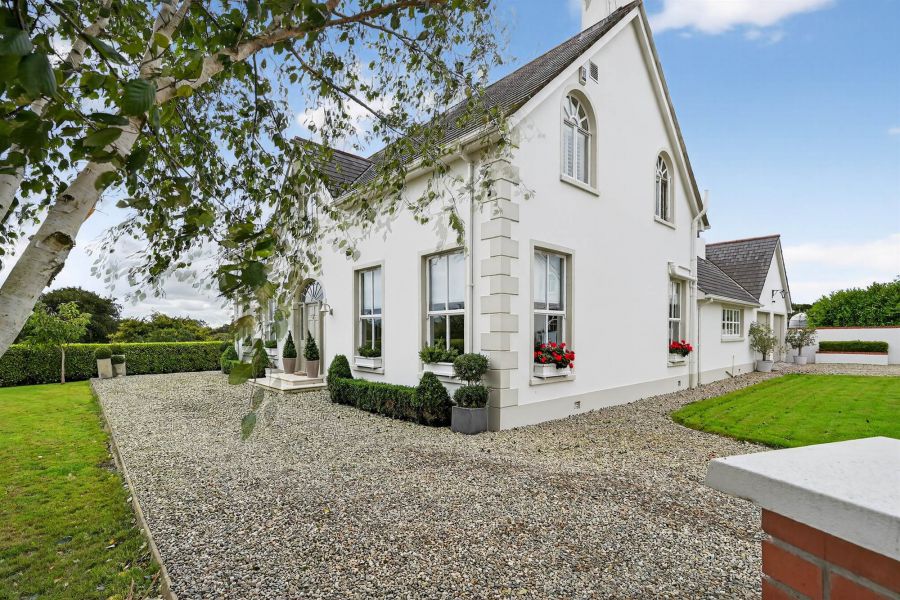 14 Peartree Hill