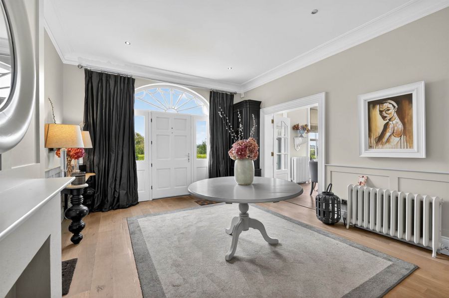 14 Peartree Hill