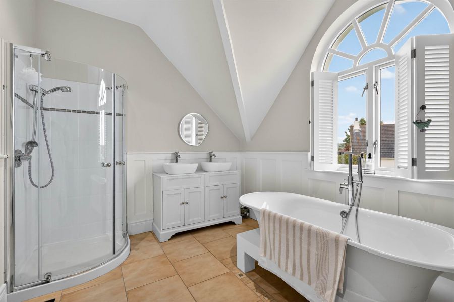 14 Peartree Hill