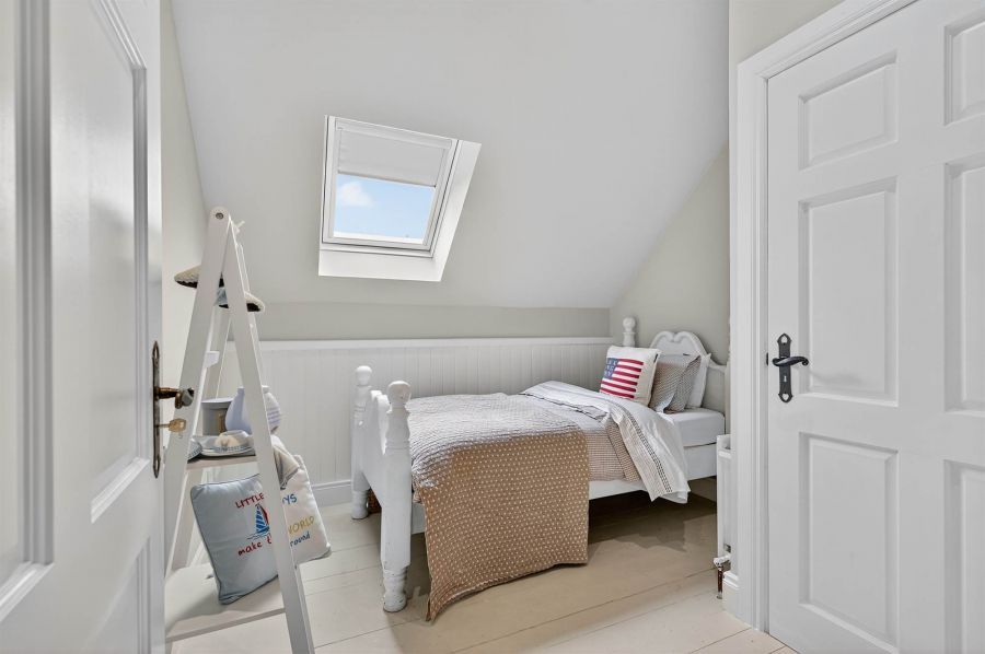 14 Peartree Hill