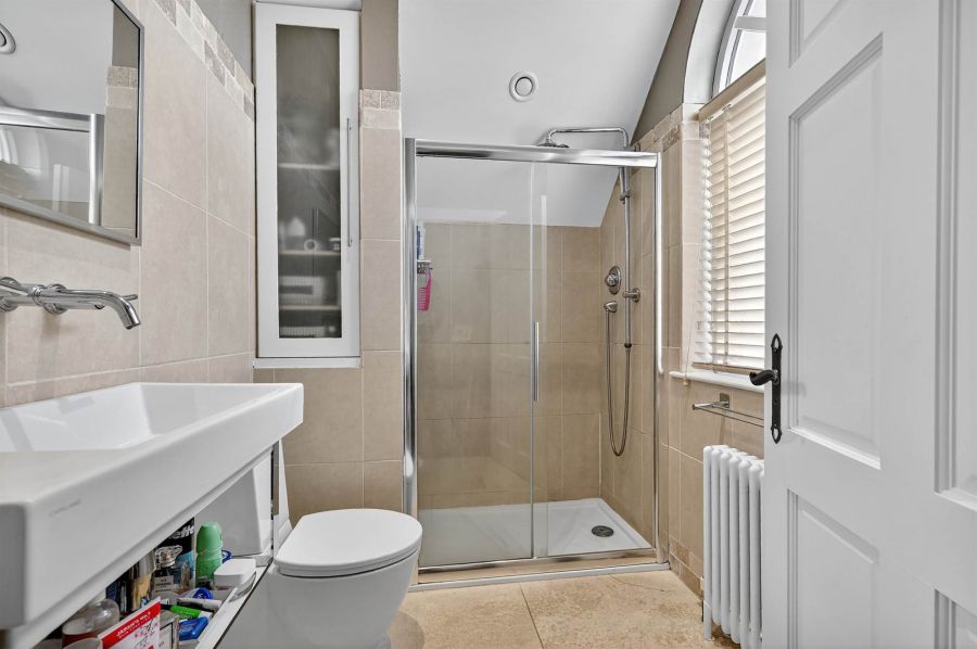14 Peartree Hill