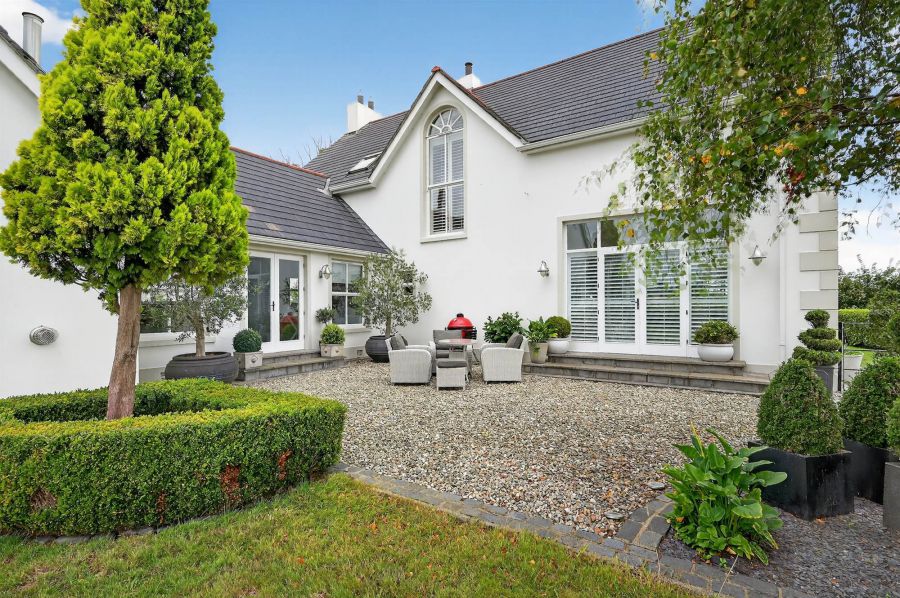 14 Peartree Hill