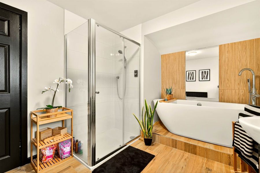 28 Cleland Park Central