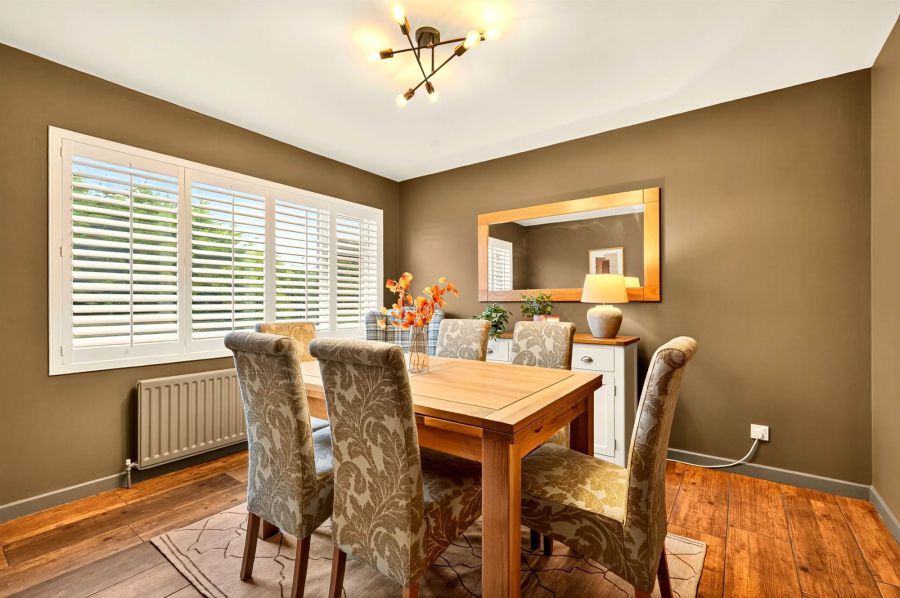 28 Cleland Park Central