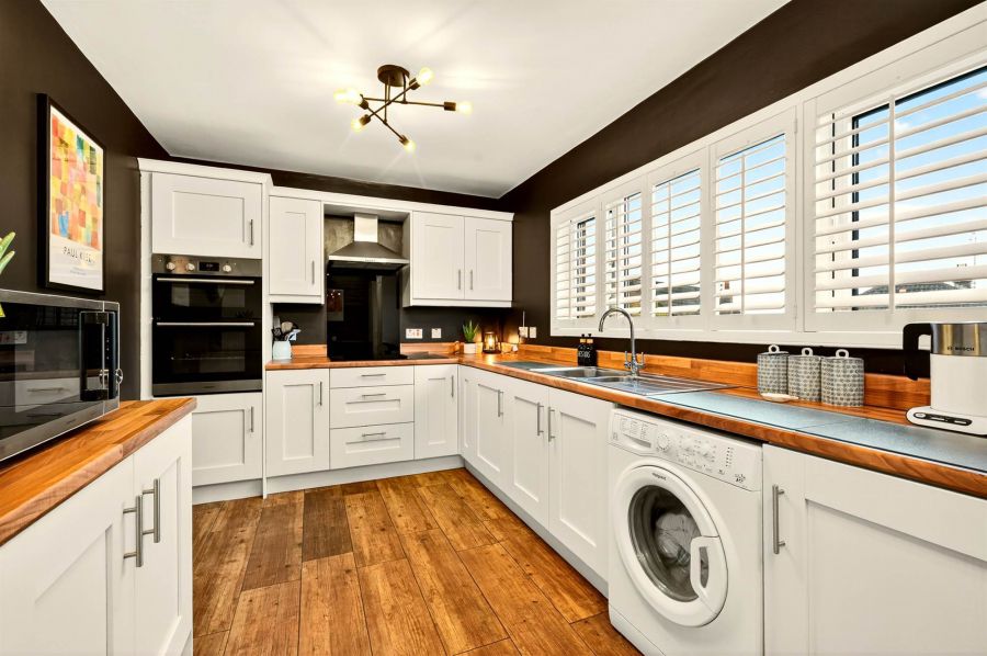 28 Cleland Park Central