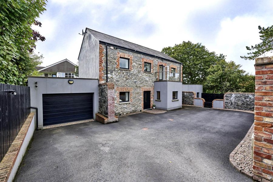 10 Maxwell Lane
