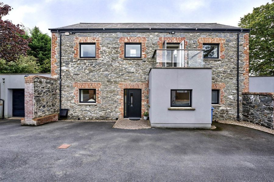 10 Maxwell Lane
