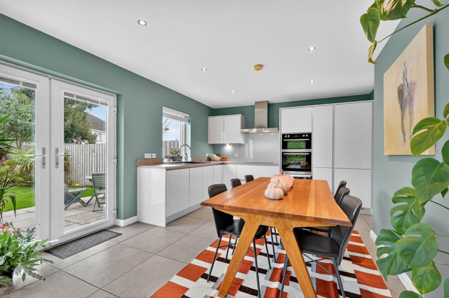 15 Oakwood Park