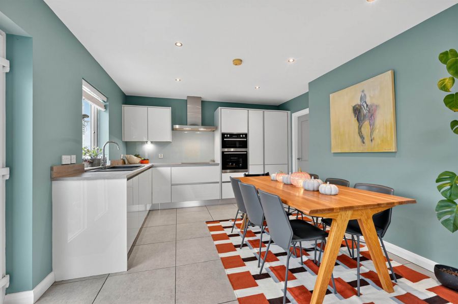 15 Oakwood Park