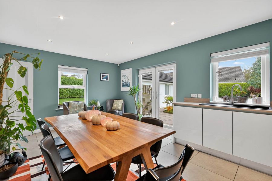 15 Oakwood Park
