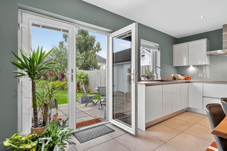 15 Oakwood Park