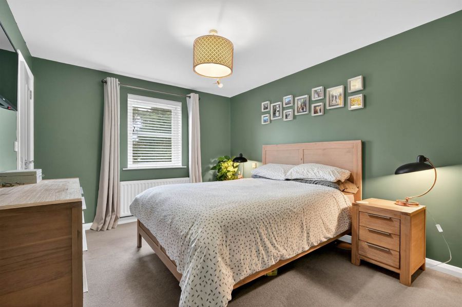15 Oakwood Park