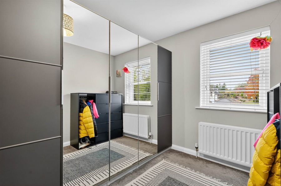 15 Oakwood Park