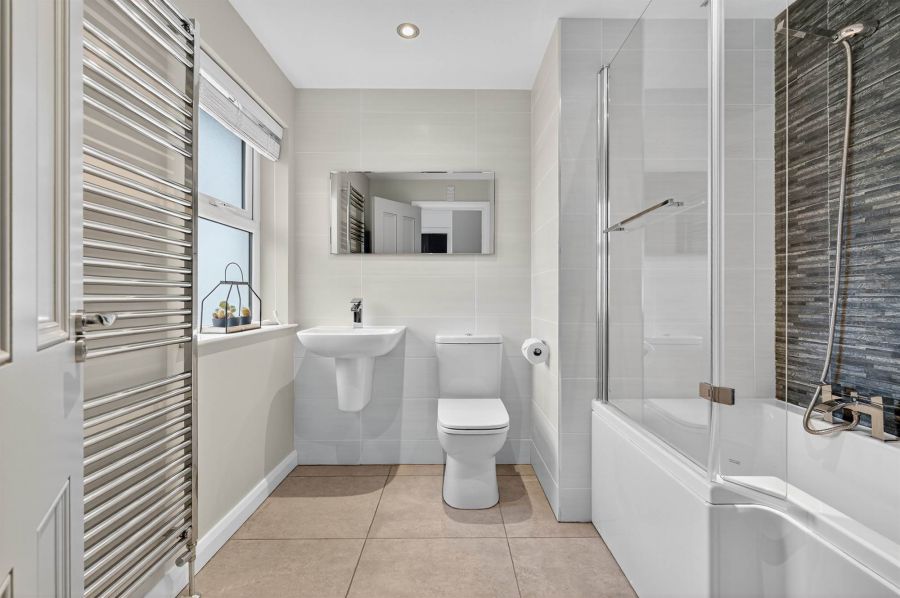 15 Oakwood Park 15 Oakwood Park