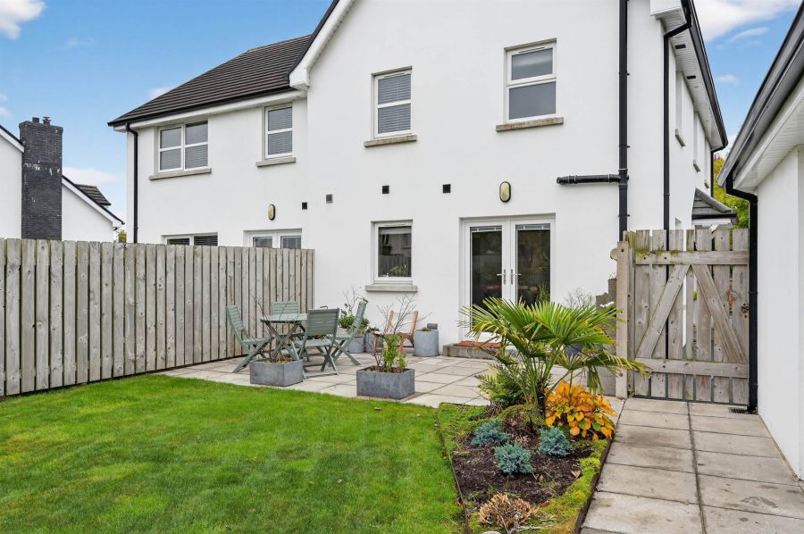 15 Oakwood Park