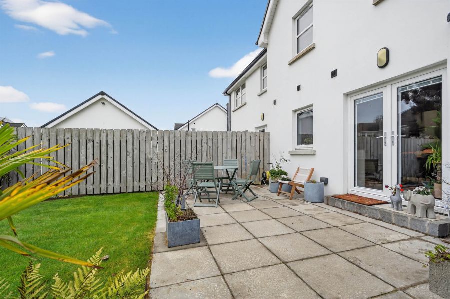 15 Oakwood Park