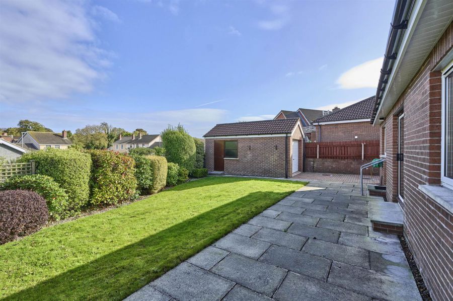 6 The Spires Crescent