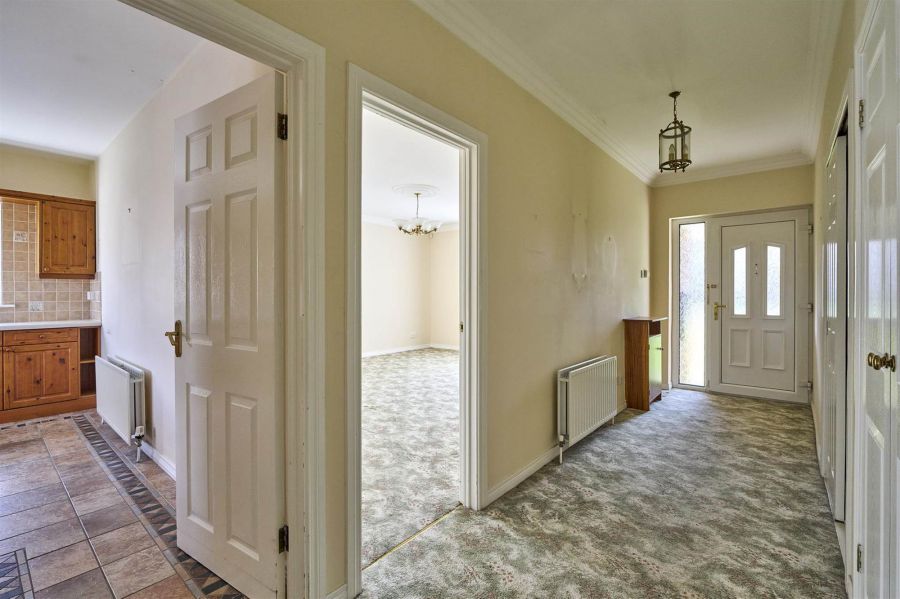6 The Spires Crescent