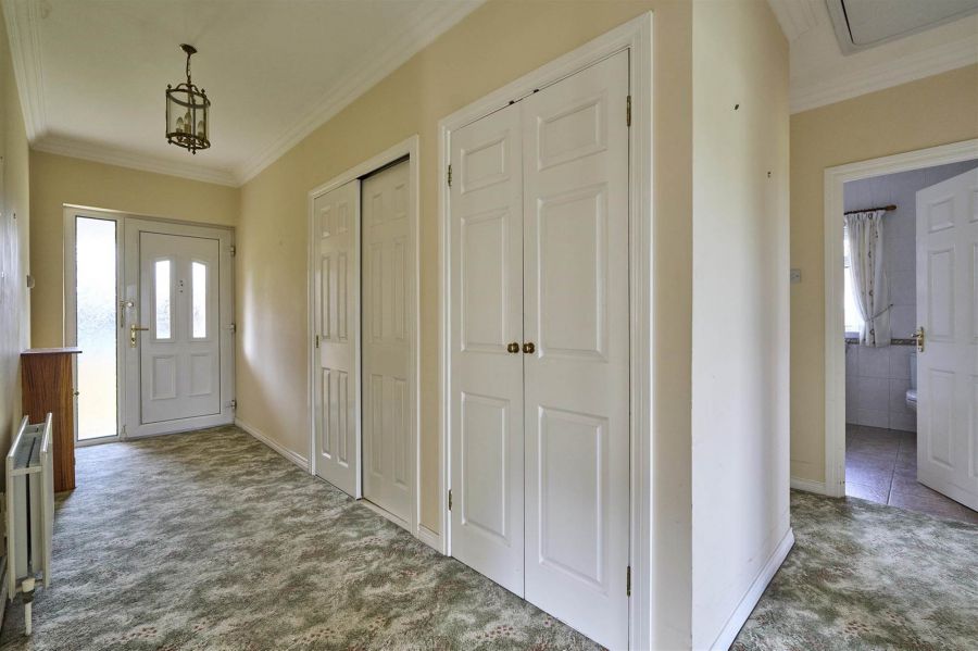6 The Spires Crescent