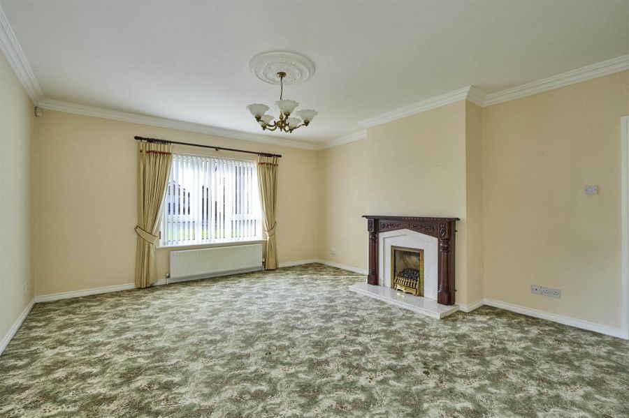 6 The Spires Crescent