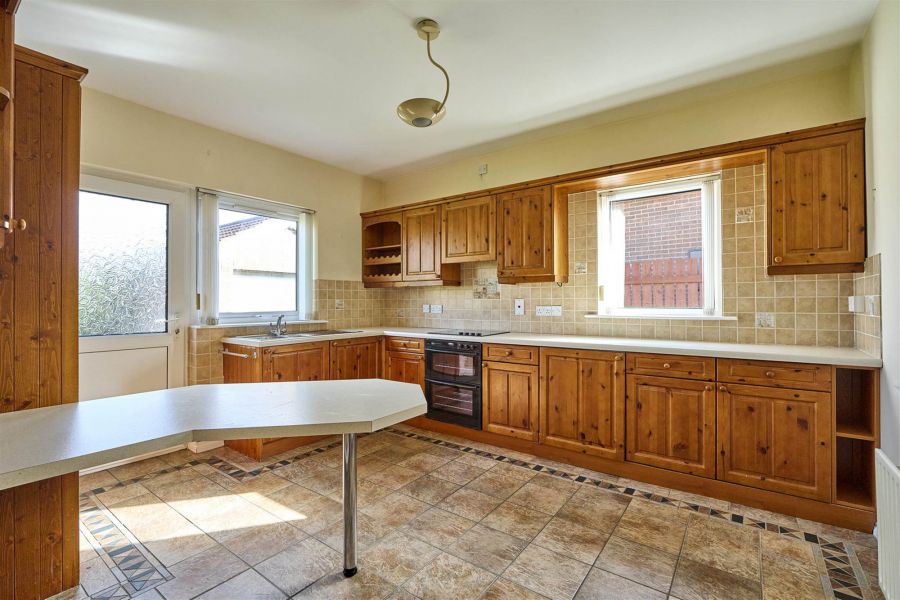 6 The Spires Crescent