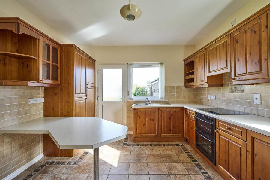 6 The Spires Crescent