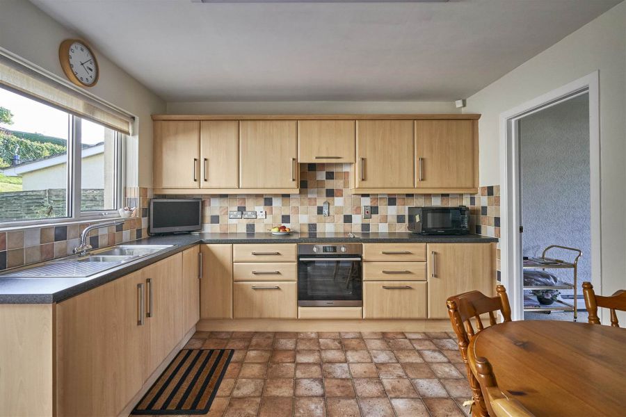 12 Strathleven Park