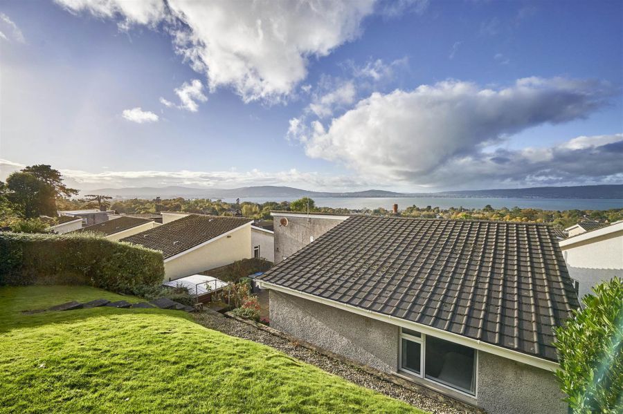 12 Strathleven Park