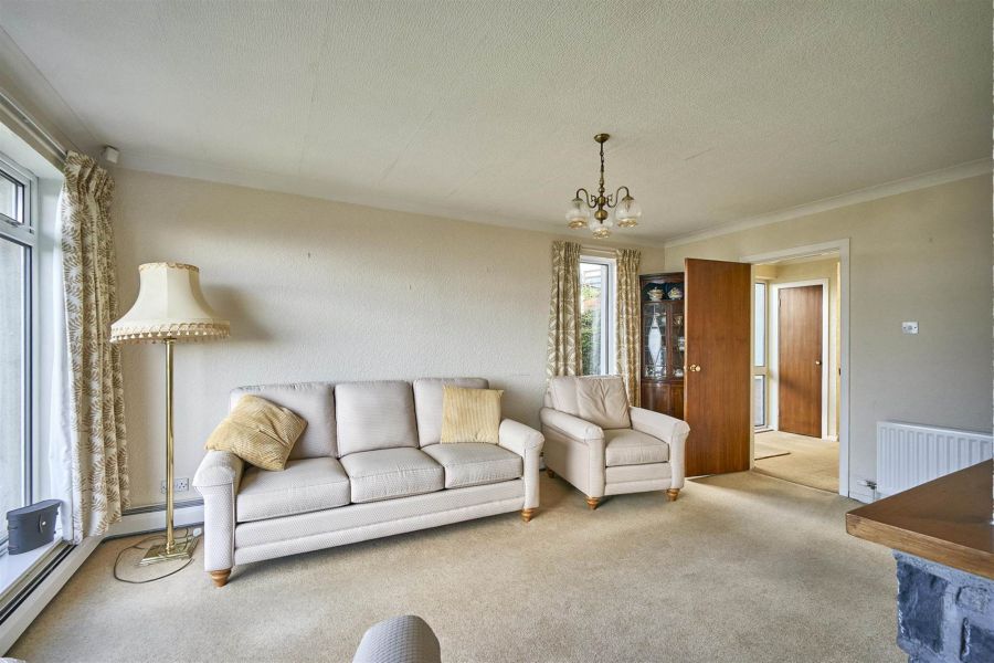 12 Strathleven Park